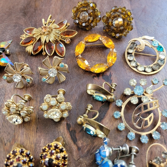 VINTAGE ASSORTMENT | RHINESTONE COLLECTION - Picture 3 of 4